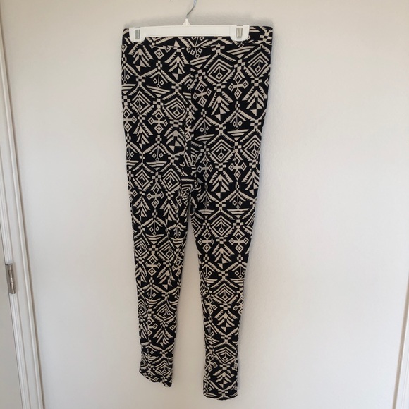 Forever 21 Boho Aztec Stretchy Pants - Picture 7 of 10